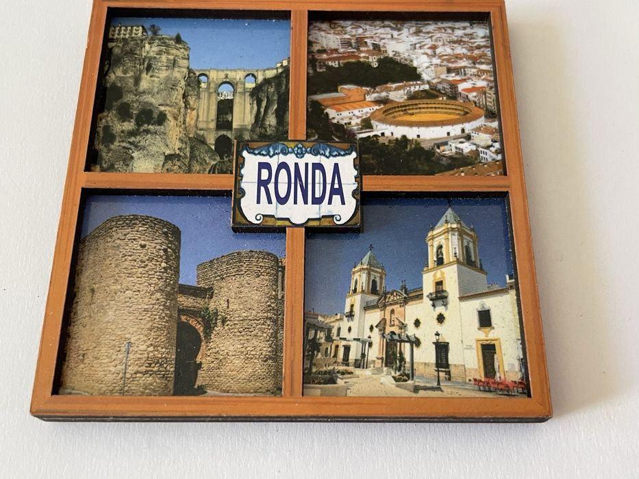 Magnes na lodowke Ronda Malaga Andaluzja Hiszpania