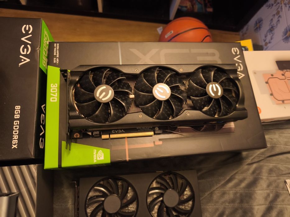 Vendo várias gráficas avariadas!64752024179075124