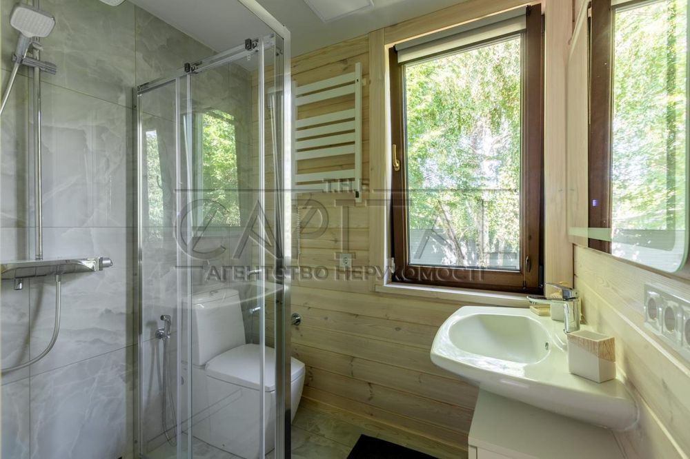 Будинок 4 кімнати 200 м² в Підгірцях, автономний