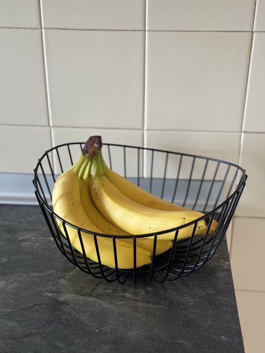 Fruteira em Metal Preto - Estilo Minimalista