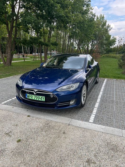 Tesla model S 70D