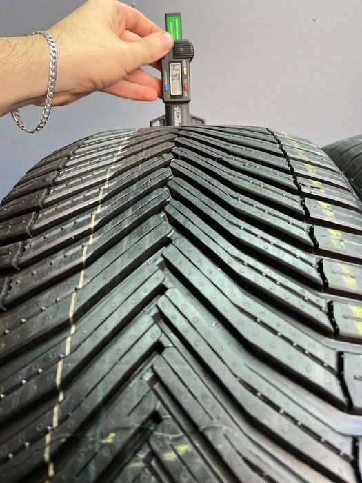 Шины БУ 255 45 R 20 Michelin CROSSCLIMATE 2 suv MGT Всесезон Комплект