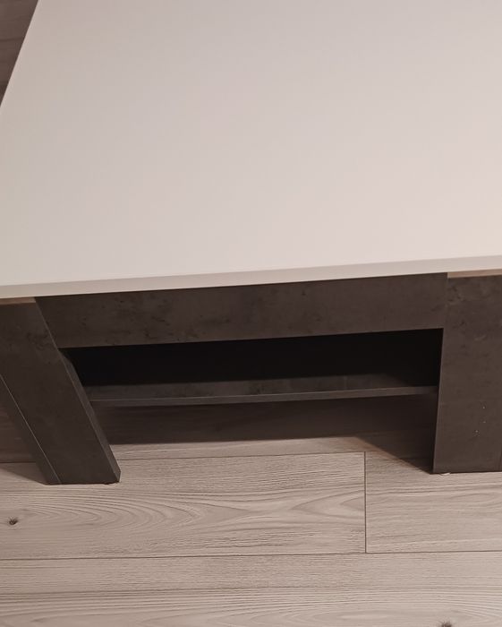 Komplet szafek ze stolikiem