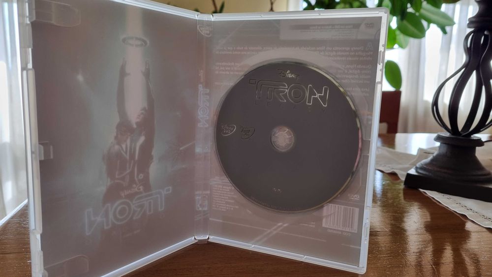 Vendo DVD Filme Ficção Científica "TRON: O Legado" (c/ Jeff Bridges) !