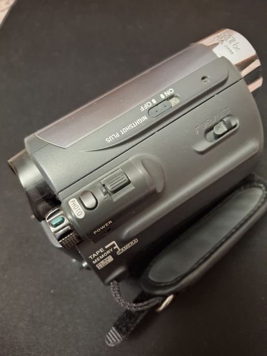 Продам видеокамеру SONY HANDYCAM DCR-HC48E