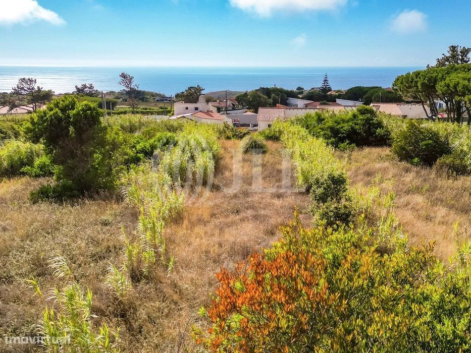 Terreno com projeto aprovado, na Azóia, em Sintra