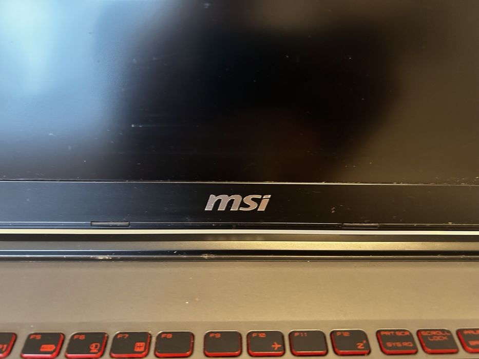 Laptop MSI  GV02 7RE