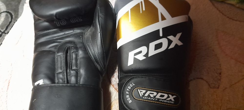 Боксерскі перчатки