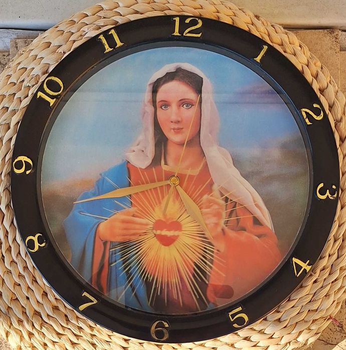 Okrągły Vintage zegar ścienny Matka Boska Maria trójwymiarowy 3D