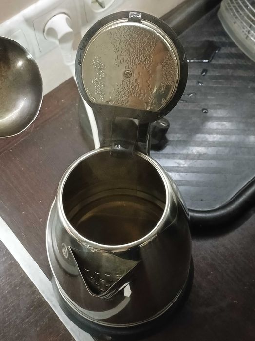 Електрочайник чистый исправный