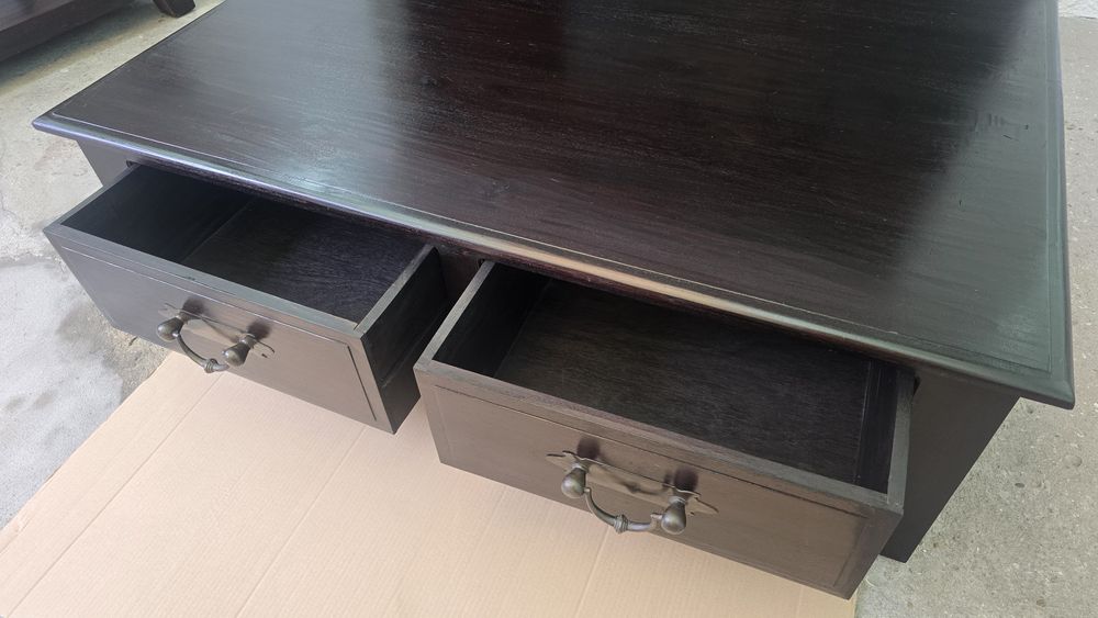 Mesa de Apoio de qualidade e alto Padrão com 4 Gavetas totalmente em Mogno Preto