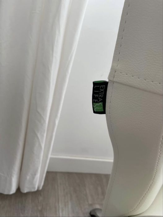 Cadeira estetica em otimo estado reclinavel