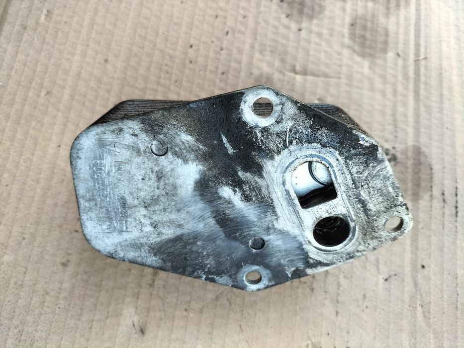 Chłodnica oleju BMW E46 E90 E91 E60 2.0d