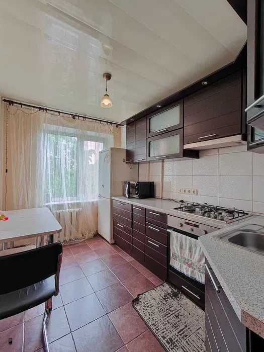 ТРЦ Караван Продаж 3к квартири вулиця Калинова, образцова лівий берег