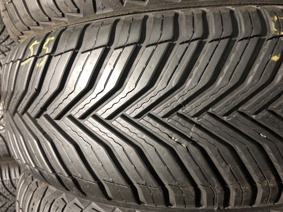 Шини б/у всесезонные 205/55 16 Michelin Cross climat 2