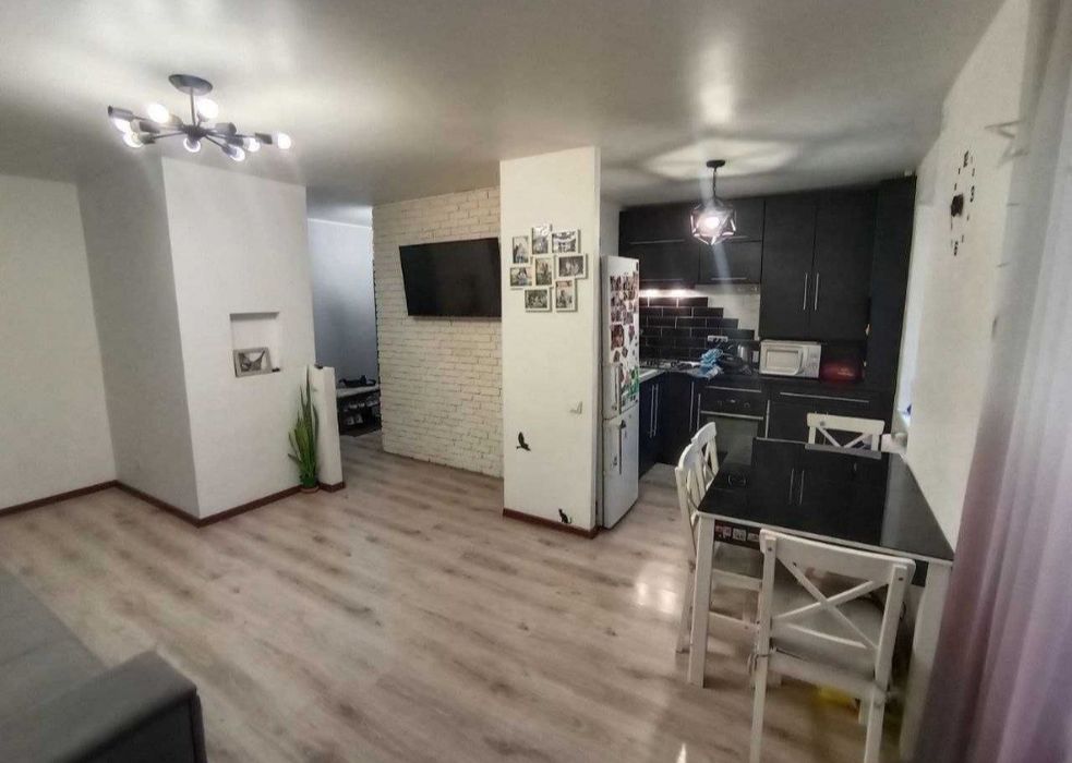 Продаю с дизайнерс  ремонт