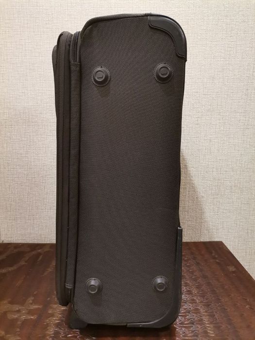 Delsey  67 см валіза середня чемодан средний