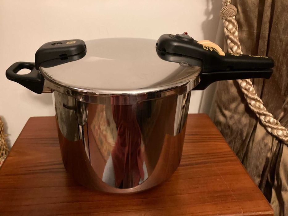 Panela de pressão nova Taurus