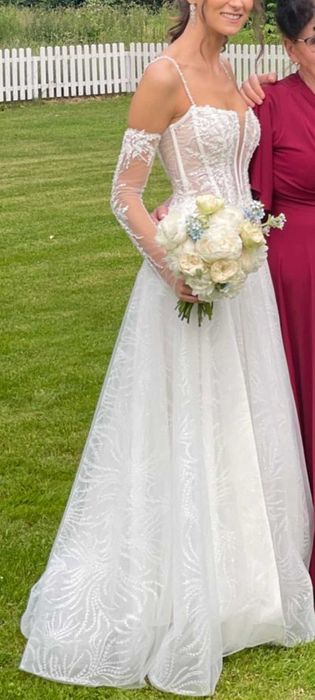 Suknia ślubna zdobiona gorset rozcięcie romantyczna delikatna litera A