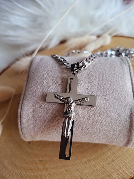 Łańcuszek pancerka z krzyżykiem poświęcony