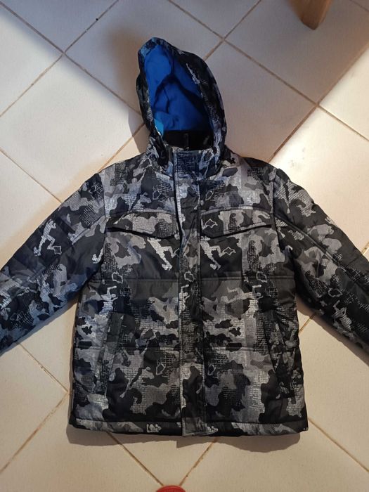 Куртка хлопцю на 9-10років осінь