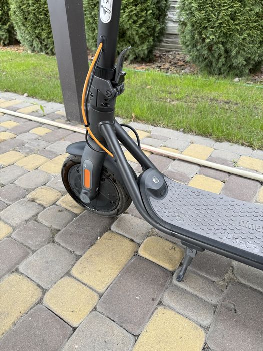 Електросамокат ninebot