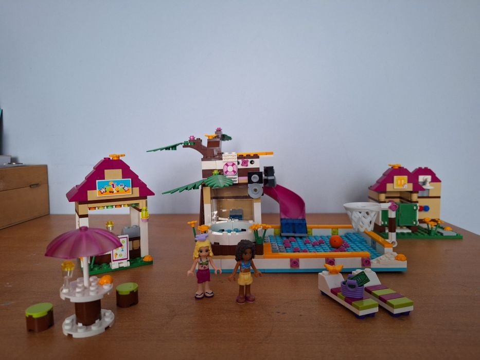 Lego Friends Basen w Heartlake 41008
423