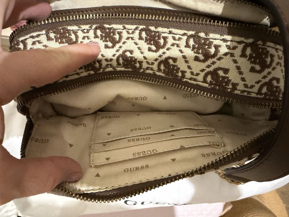 Сумка Guess через плече