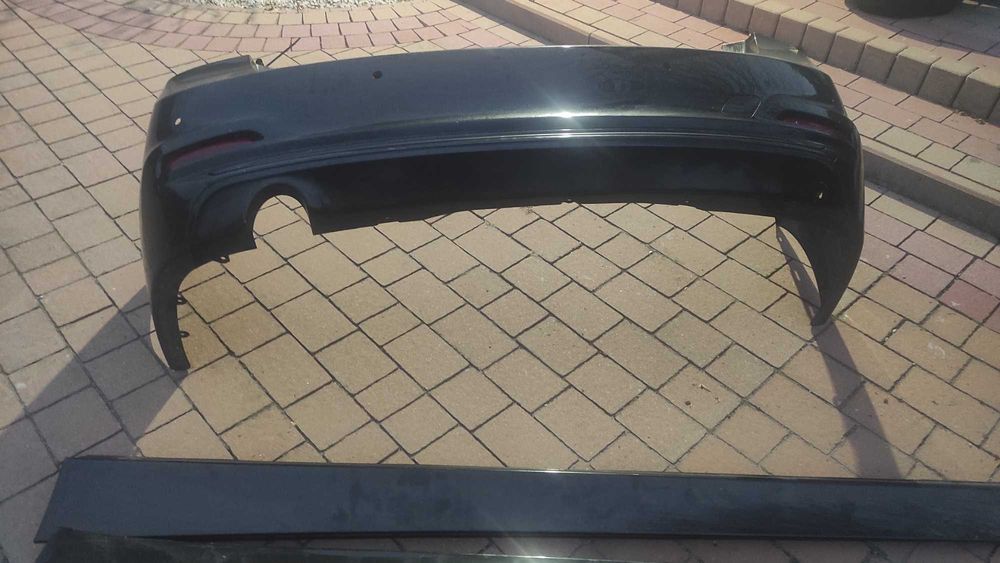 Sprzedam zderzak i progi do BMW