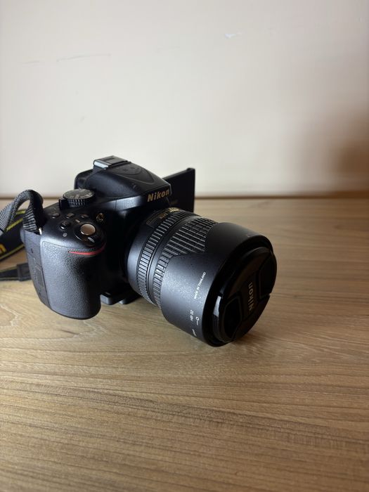 Nikon D5200 18-105mm VR - майже новий стан (чохол у комплекті)