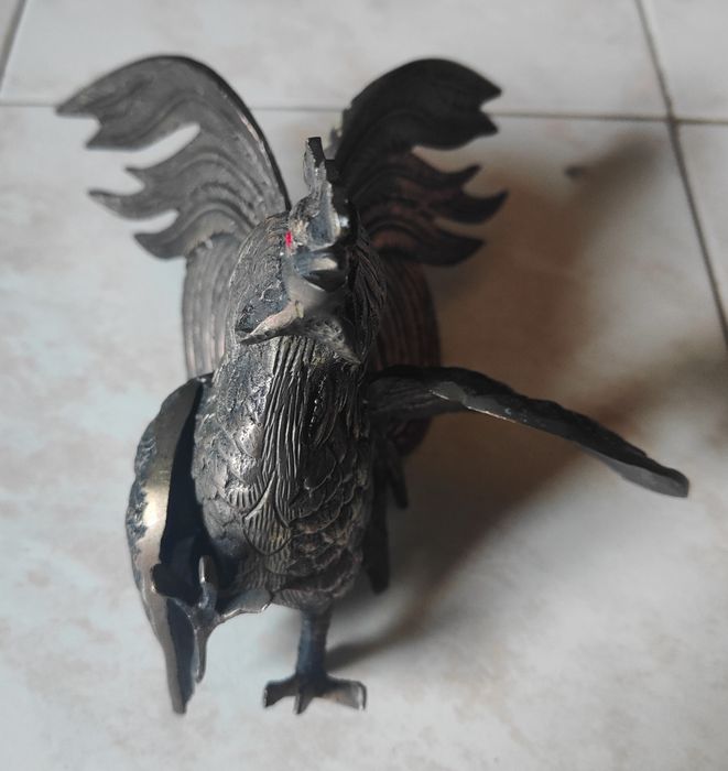 Conjunto de dois galos em latão