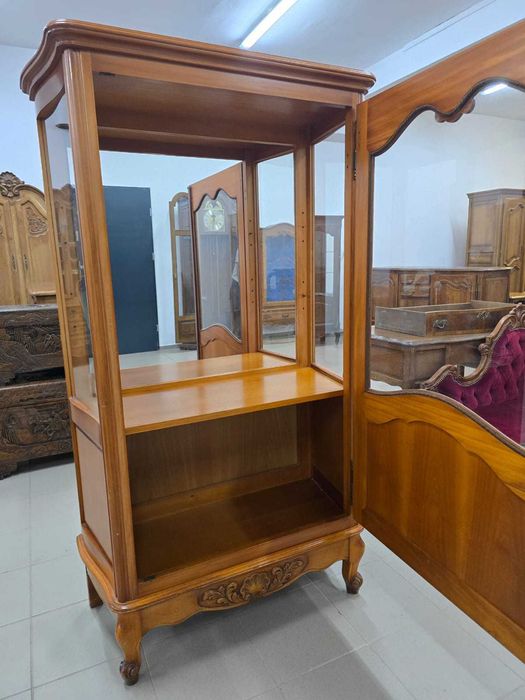 Witryna w stylu ludwikowskim (włoska). Transport na terenie kraju