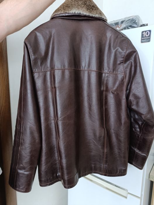 Зимова шкіряна куртка