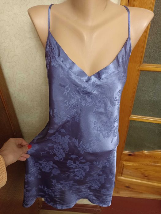 Сиреневый шелковый пеньюар в цветочный принт бренд BHS 48-50 размер