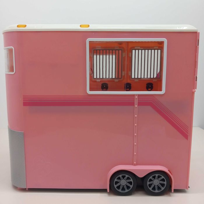 Our Generation: przyczepa do przewozu koni