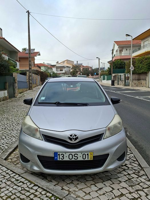 Toyota Yaris 1.0 VVTI ACTIVE + AC (Gasolina)