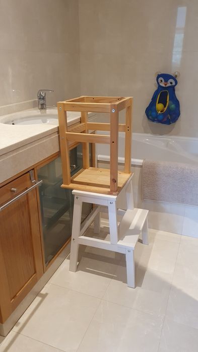 Torre de aprendizagem criança bebé
