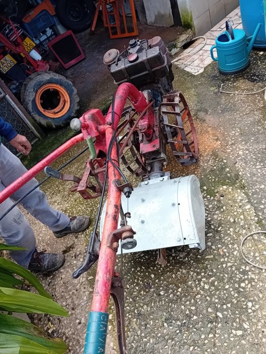 Motocultivador Agrícola com Avaria