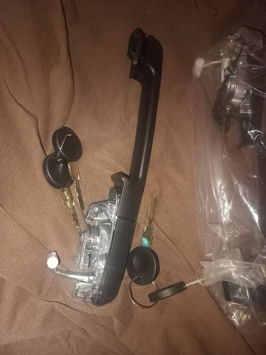 Ручки передні на фольцваген б 3