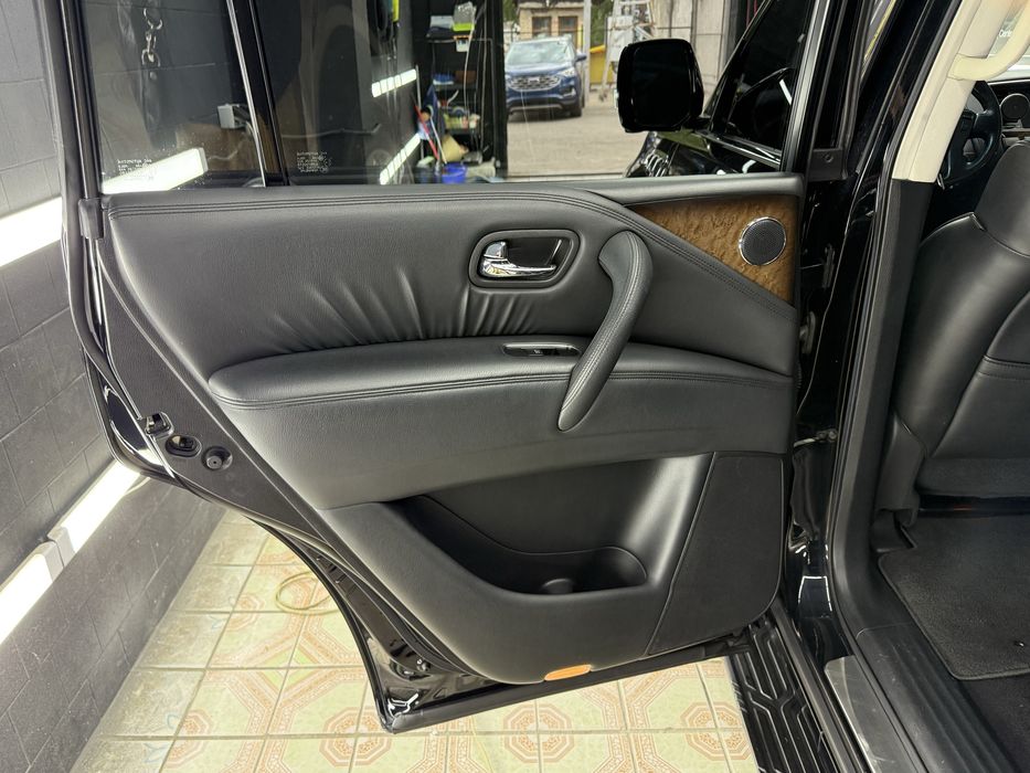 Infiniti QX 56 в ідеальному стані