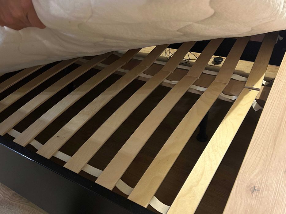 Łóżko wraz z materacem 120x200