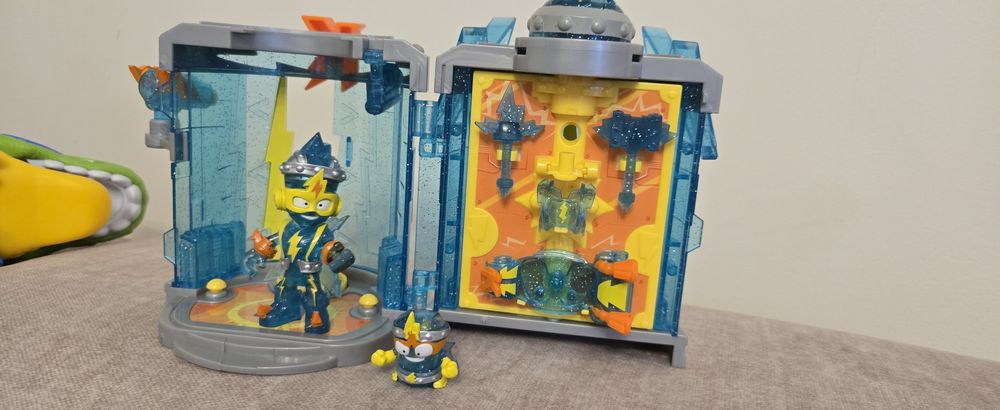 Zings Super Things Sekretna Baza Kazoom Power Tajna Baza