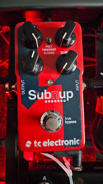 TC Electronic SubNUp - efekt gitarowy octaver / oktawer