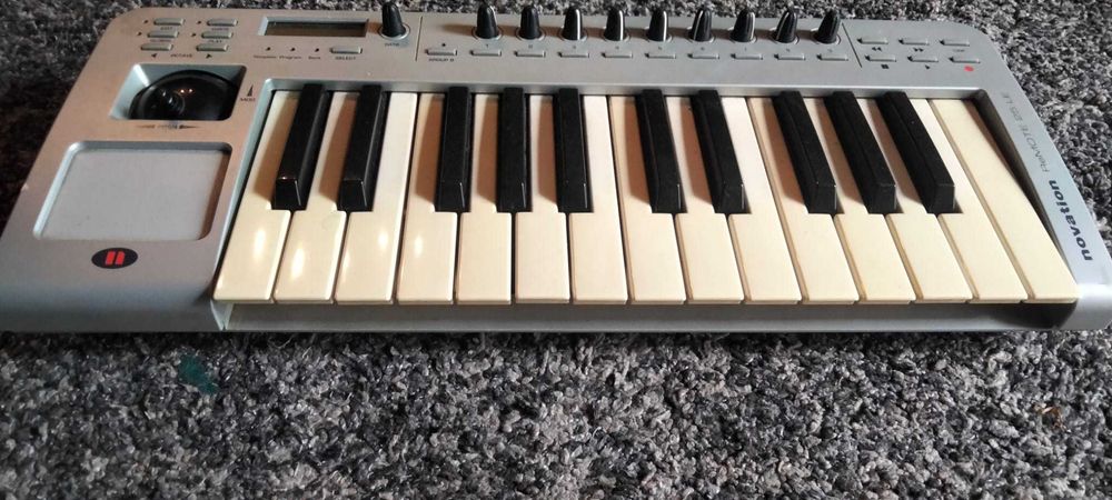 Novation remote 25 le