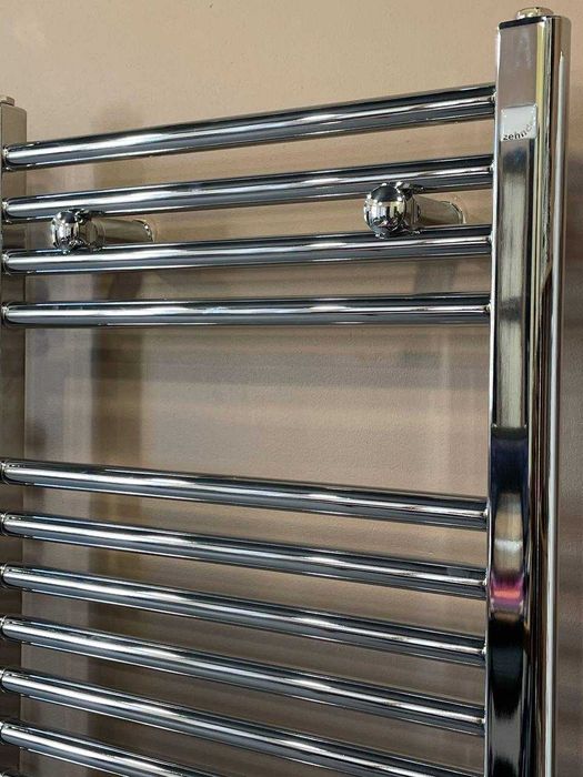 Водяна рушникосушка Zehnder Aura 1217x500, різні розміри, Німеччина