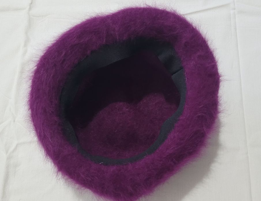 Fioletowy, ciepły kapelusik