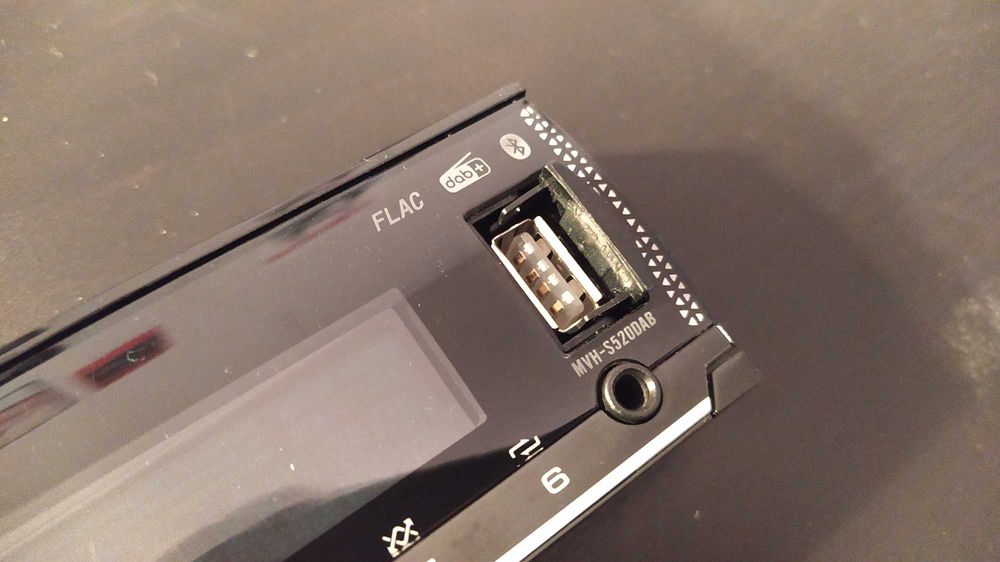 Auto-rádio PIONEER com DAB+, BLUETOOTH, USB, SPOTIFY, FLAC como novo!