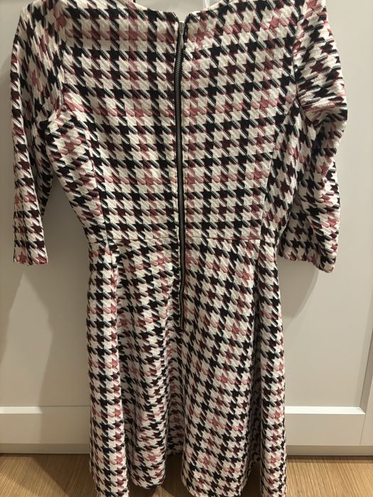 Sukienka w pepitke Orsay