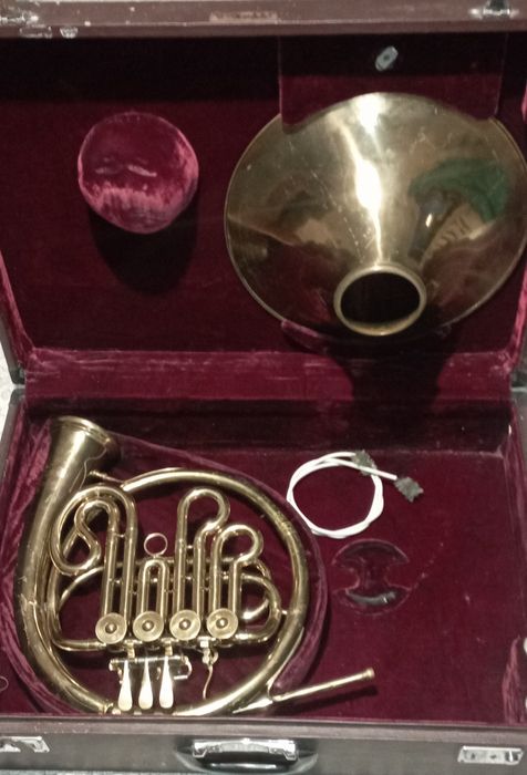Валторна French Horn
