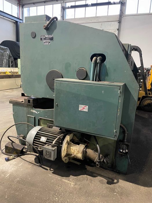 Guilhotina Hidráulica ADIRA GHV-1330 usada